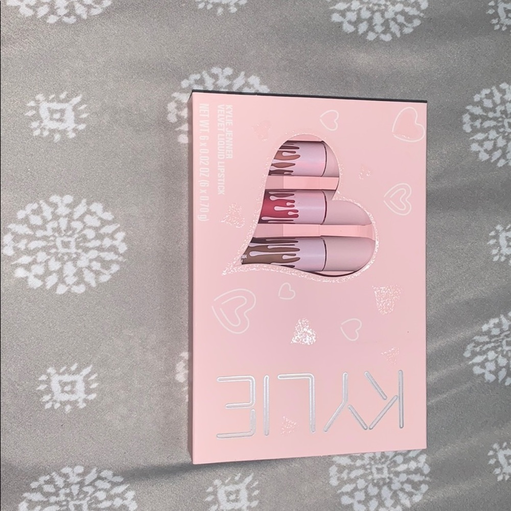 COPY - Brand new lip set Kyle Jenner